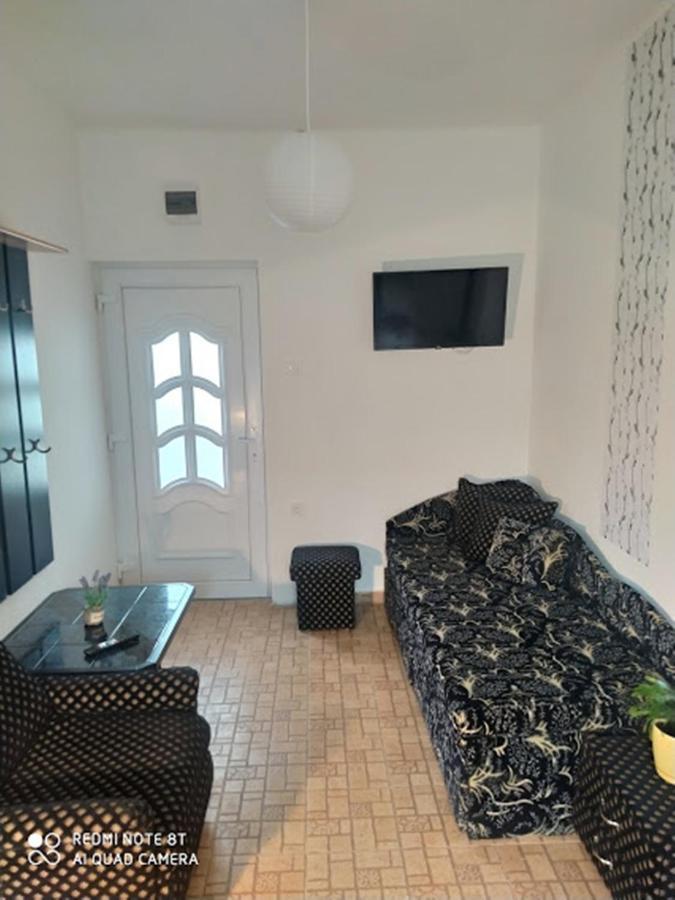 Marabella Apartmanok ハイデゥソボスロー エクステリア 写真