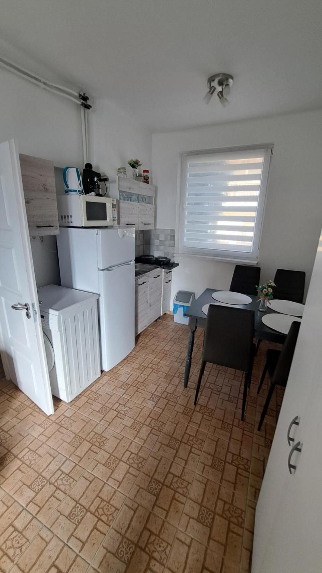 Marabella Apartmanok ハイデゥソボスロー エクステリア 写真
